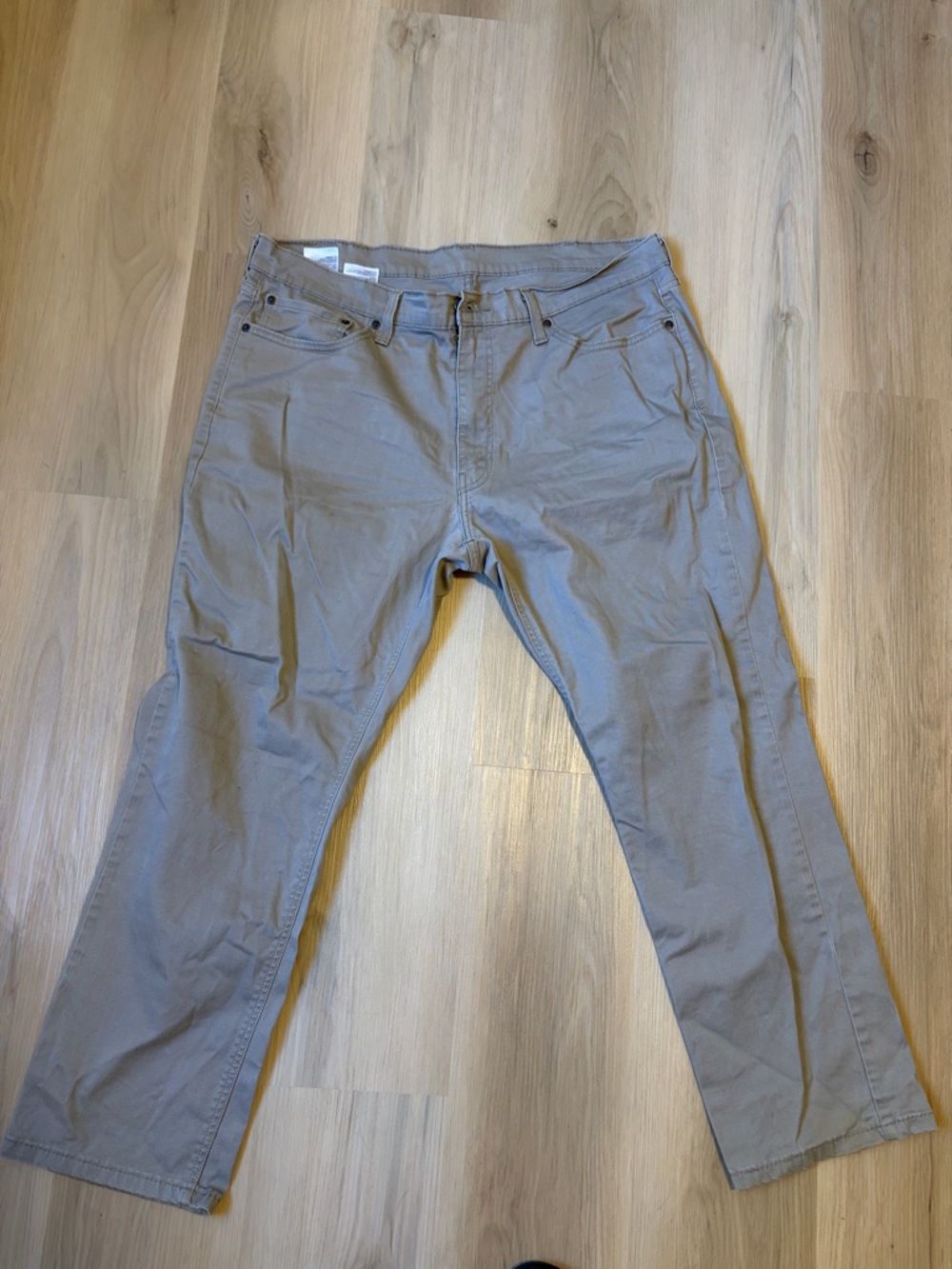 Levi's - Men's 541 Athletic Fit Khaki Straight Jeans - 38x30